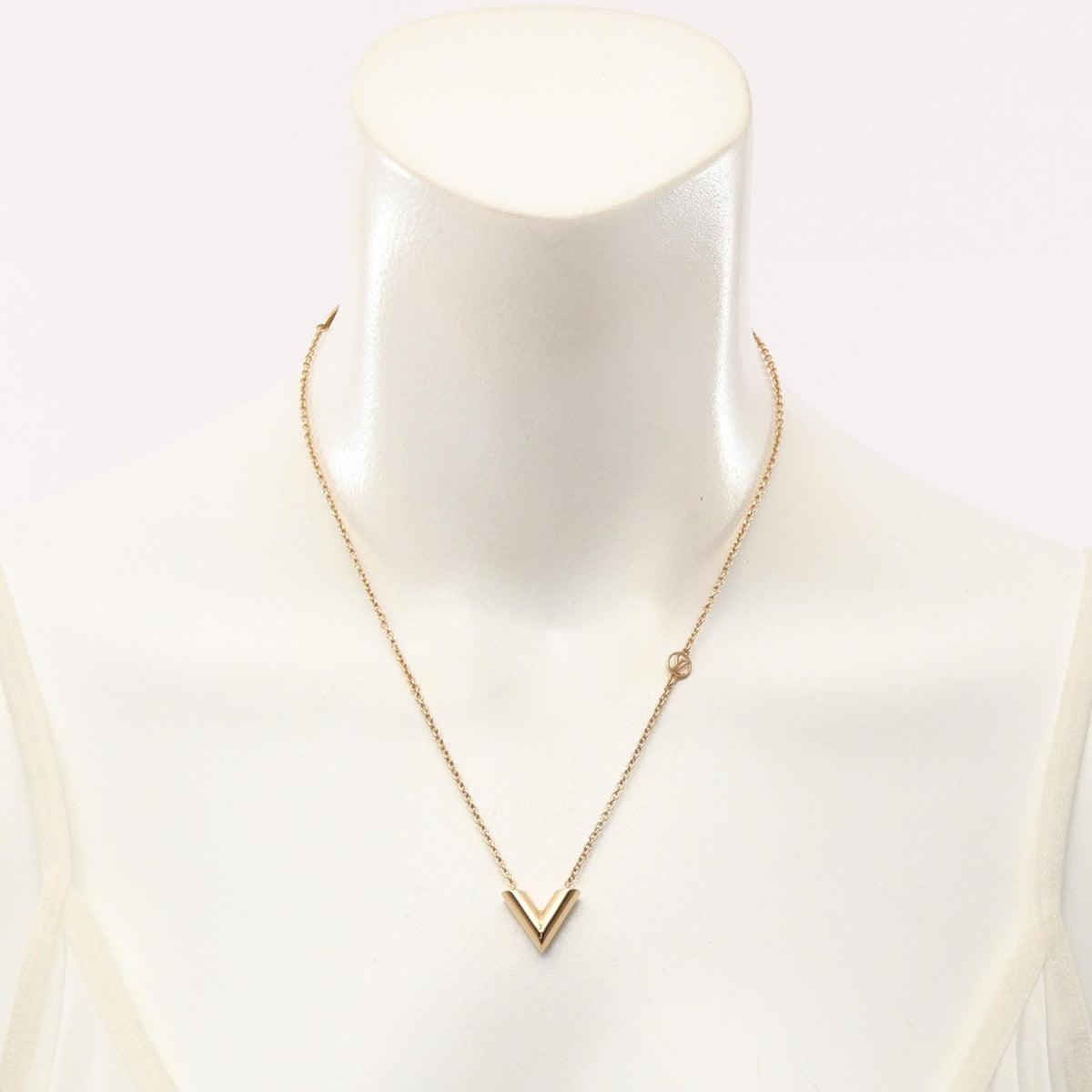 Louis Vuitton Essential V · Gold Plated