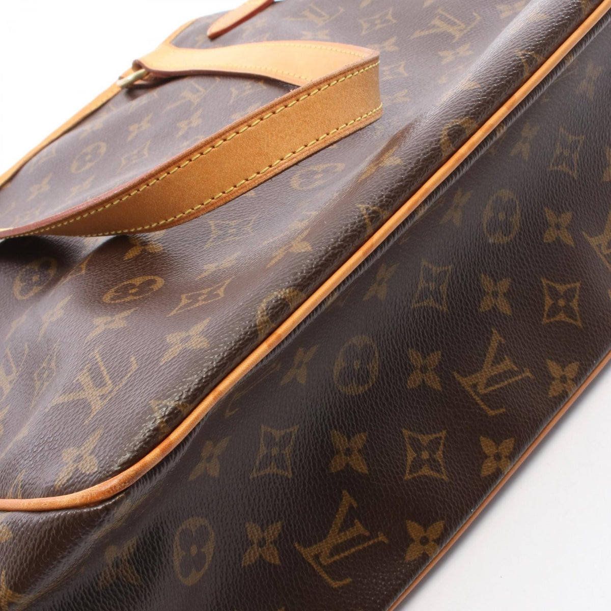 Louis Vuitton Batignolles Vertical · Monogram