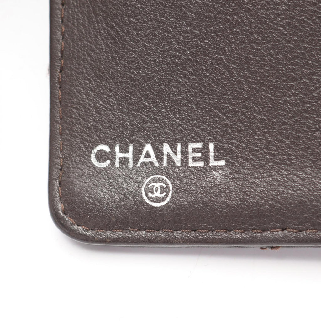 Chanel Chevron V Stitch · Bifold Wallet