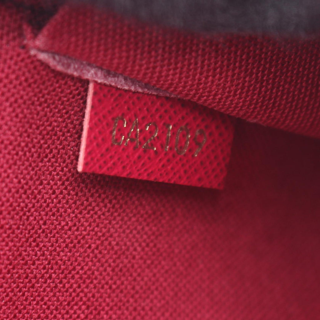 Louis Vuitton Pochette Felice · Monogram