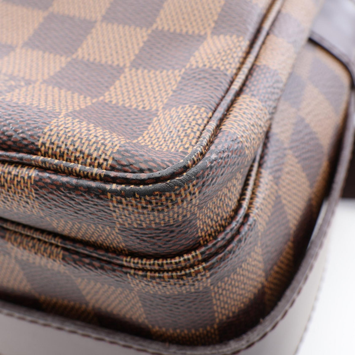 Louis Vuitton Naviglio · Damier