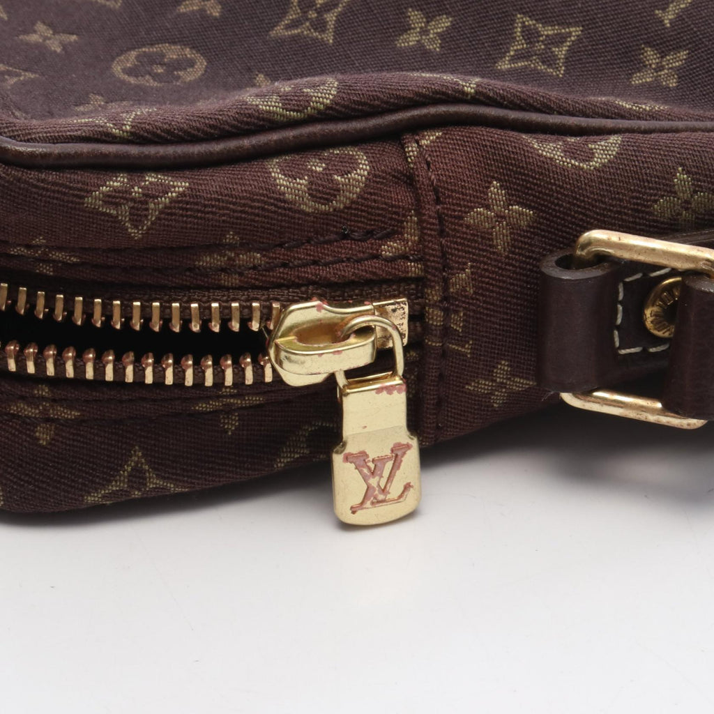 Louis Vuitton Pochette Danube · Monogram