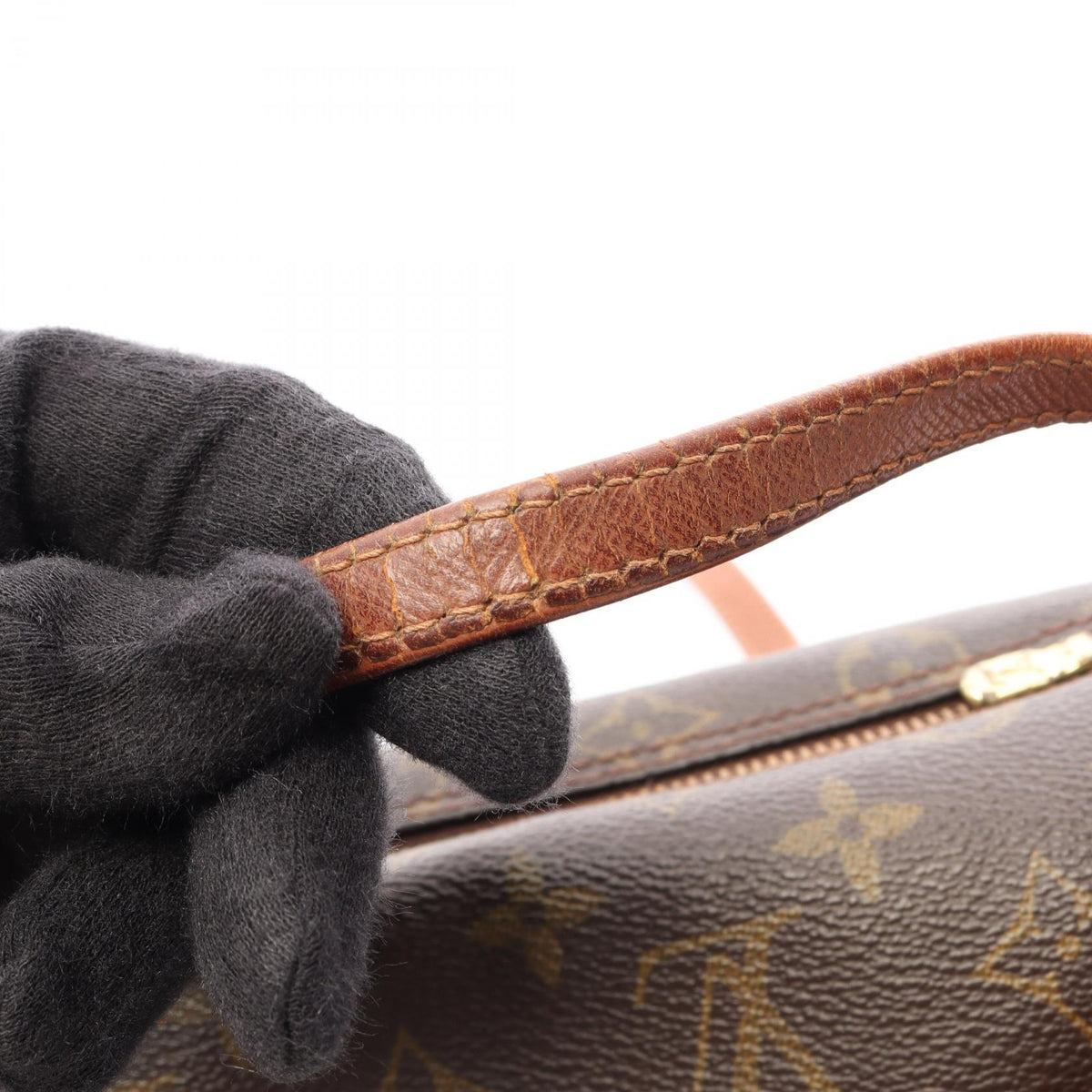 Louis Vuitton Papillon 26 · Monogram