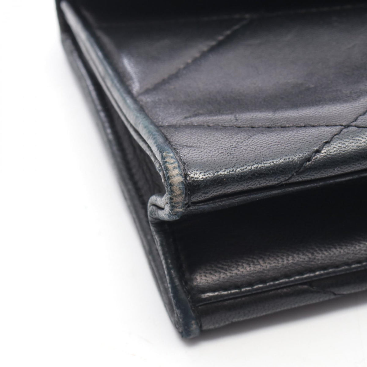 Chanel Diamond Stitch · Lambskin