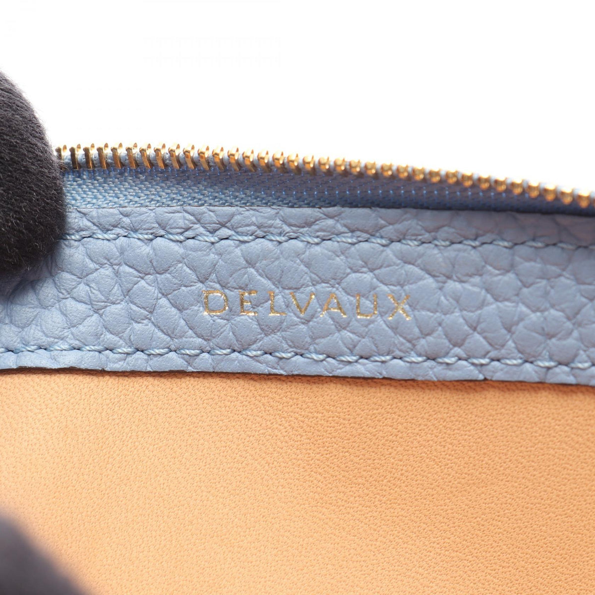 Delvaux Pin D Multifonctions · Leather