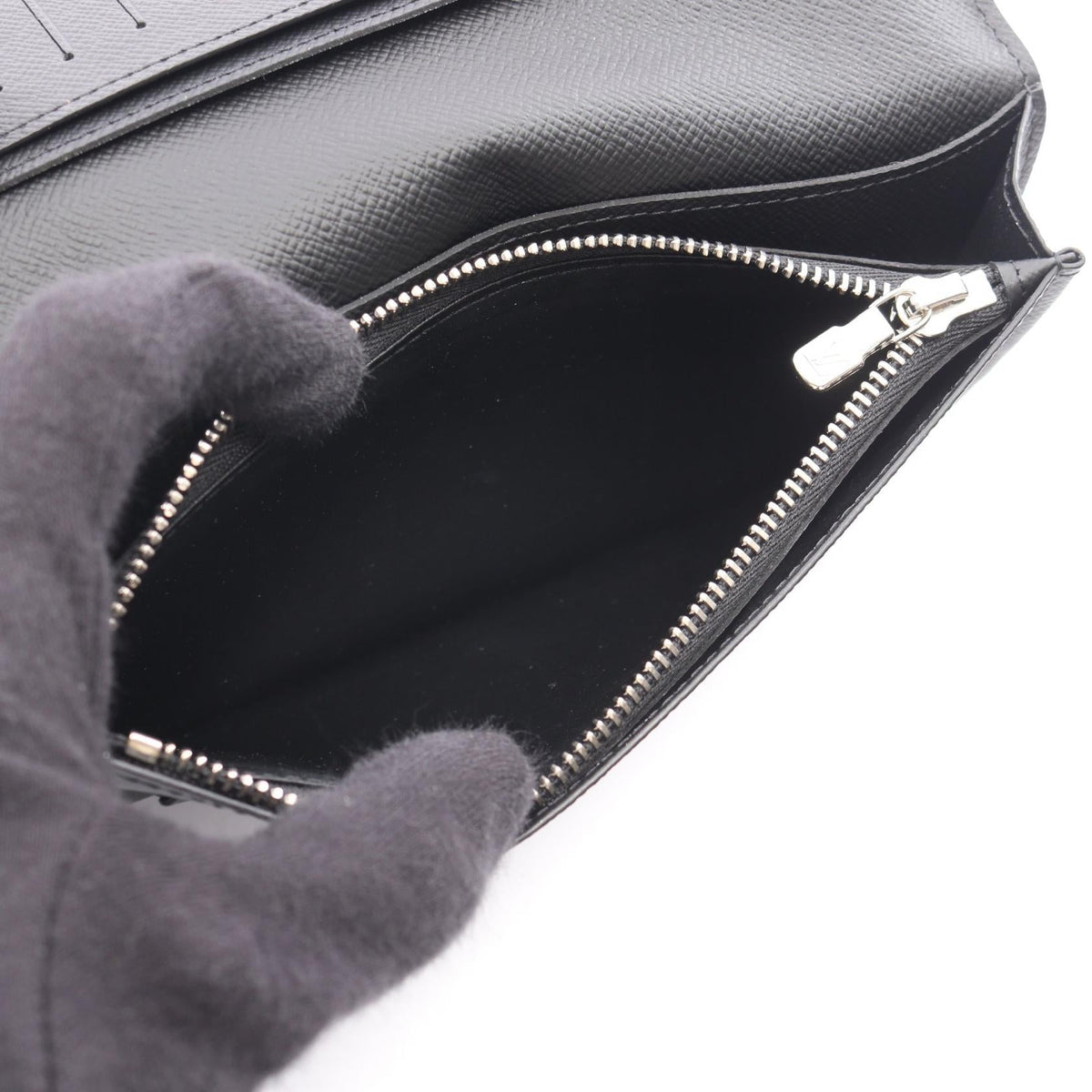 Louis Vuitton LV League · Damier Bifold