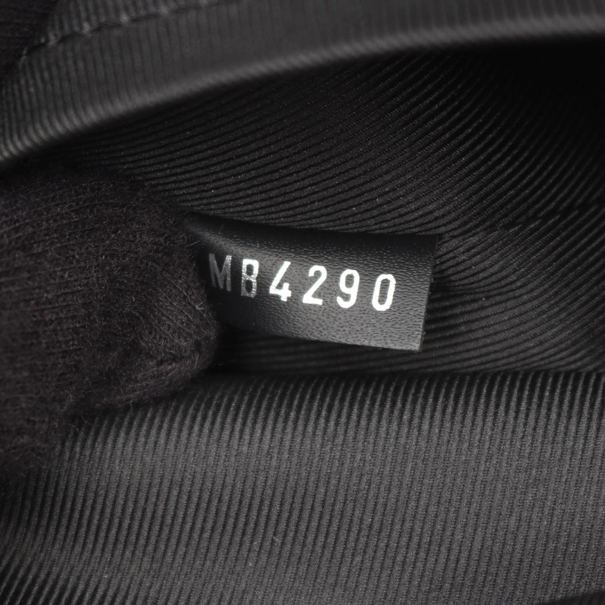 Louis Vuitton Avenue Sling · Damier Graphite