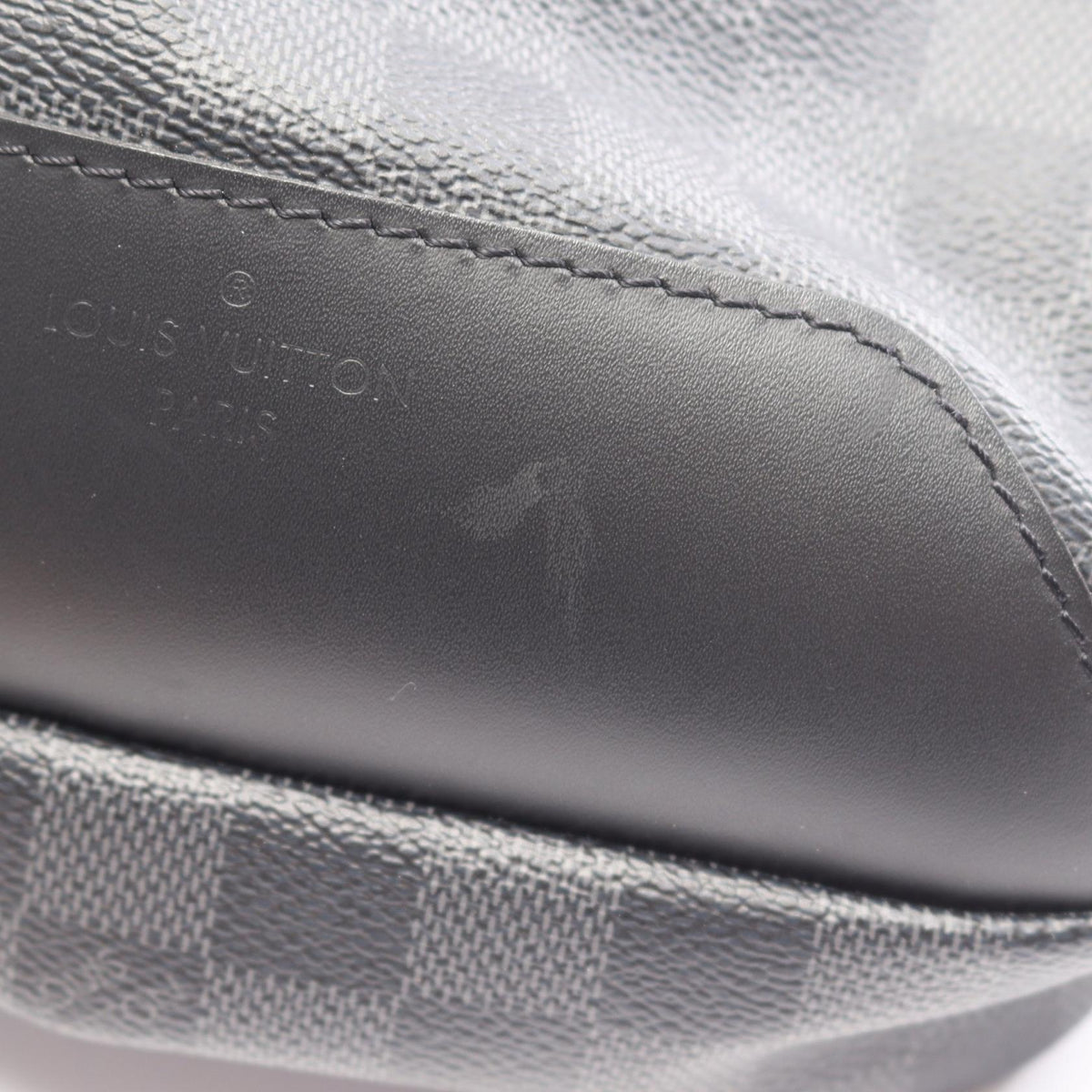 Louis Vuitton Avenue Sling · Damier Graphite
