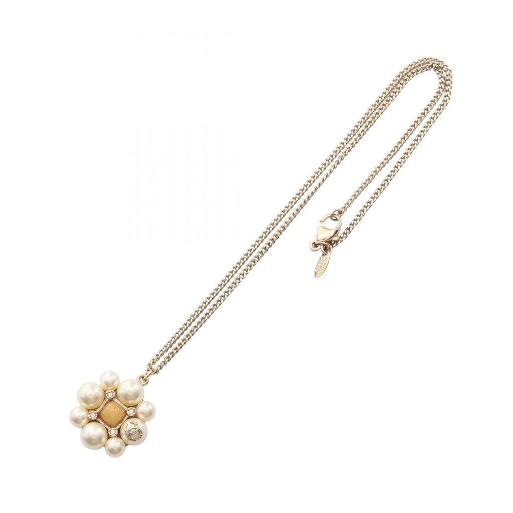 Chanel CC Flower Necklace · Pearl & Crystal