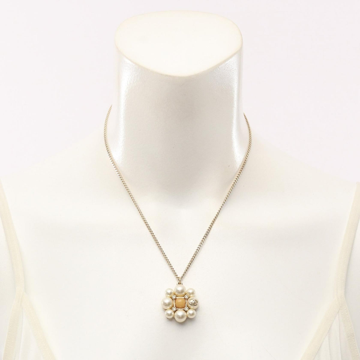 Chanel CC Flower Necklace · Pearl & Crystal
