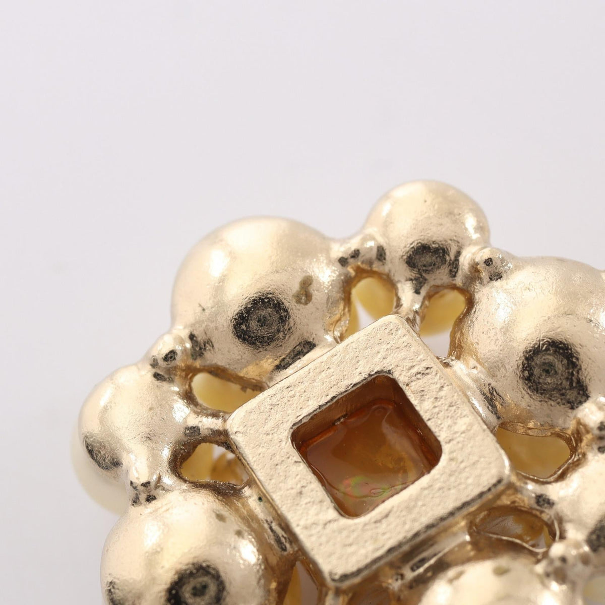 Chanel CC Flower Necklace · Pearl & Crystal
