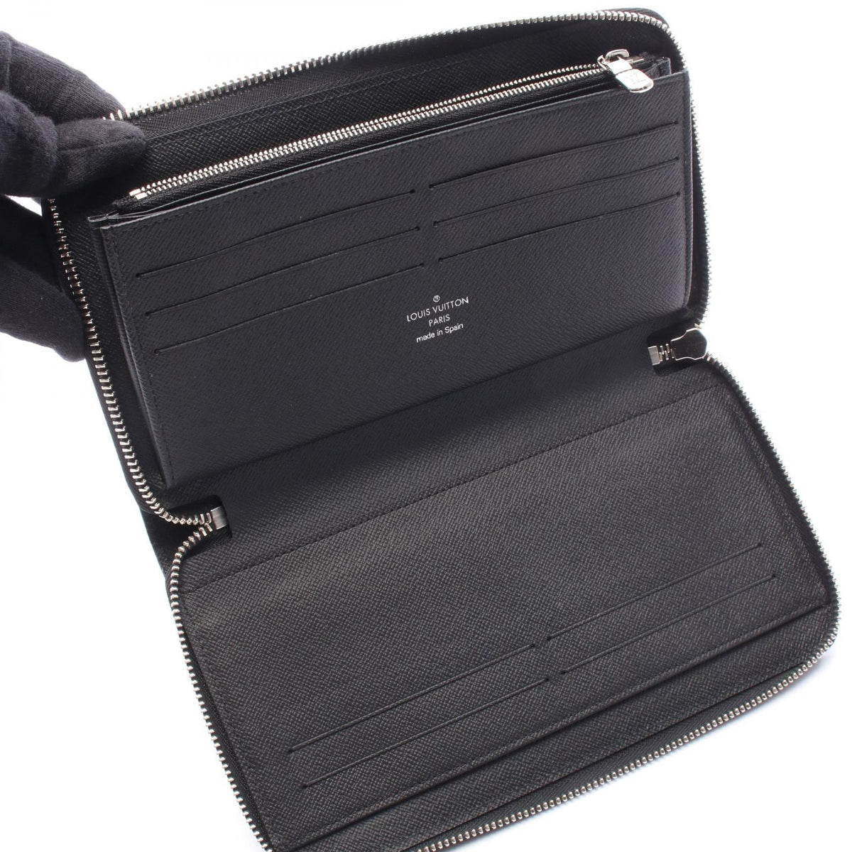 Louis Vuitton Zippy Organizer · Taiga Leather