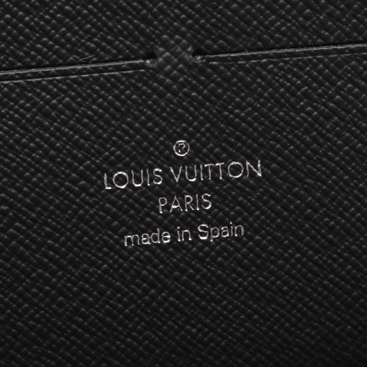 Louis Vuitton Zippy Organizer · Taiga Leather