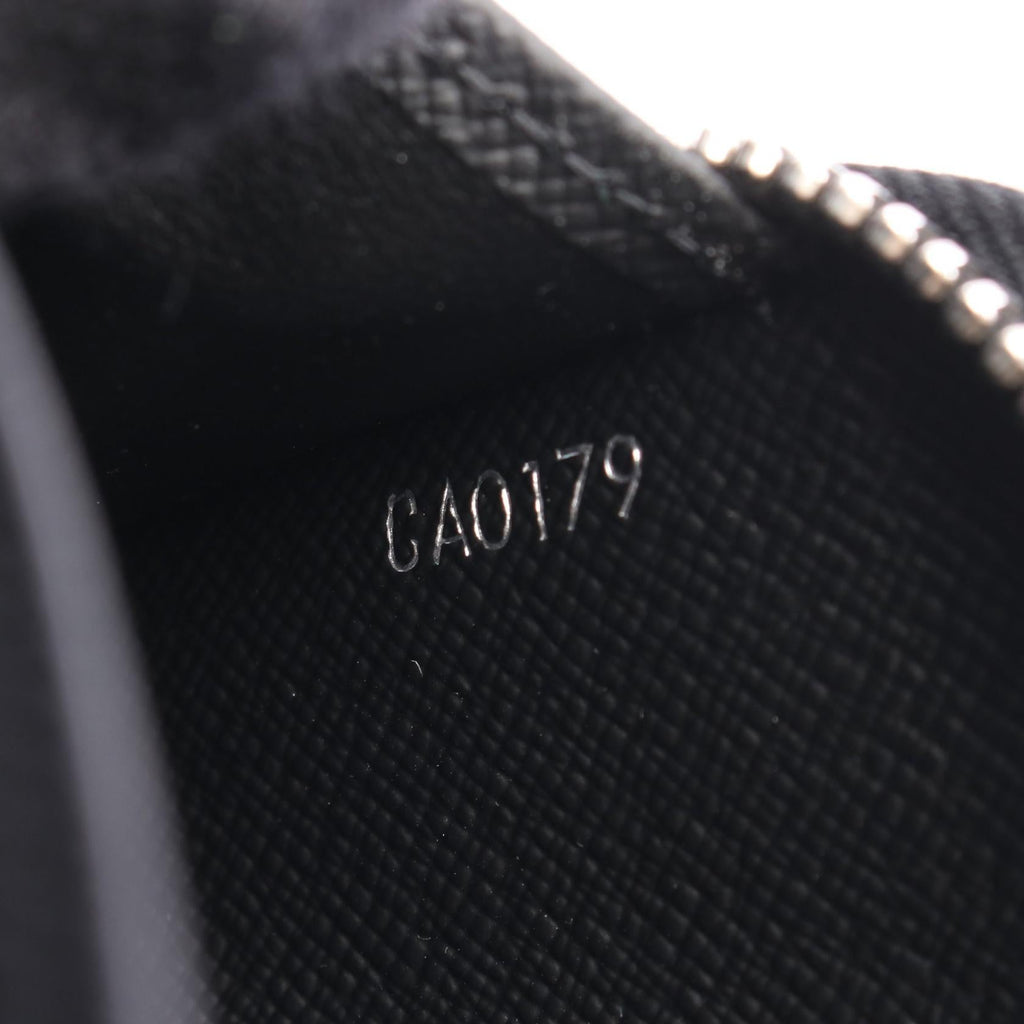 Louis Vuitton Zippy Organizer · Taiga Leather