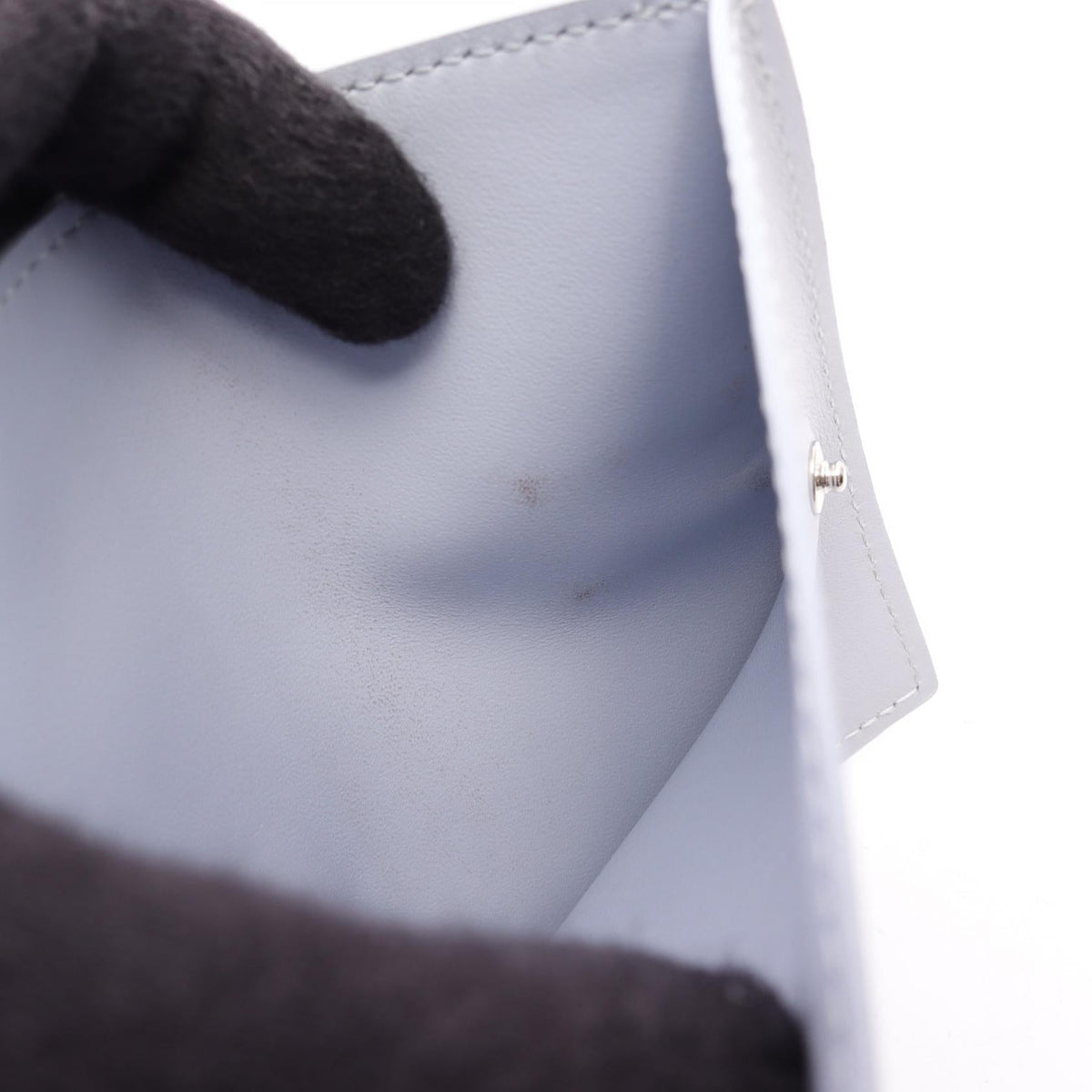Louis Vuitton Capucines · Leather Wallet