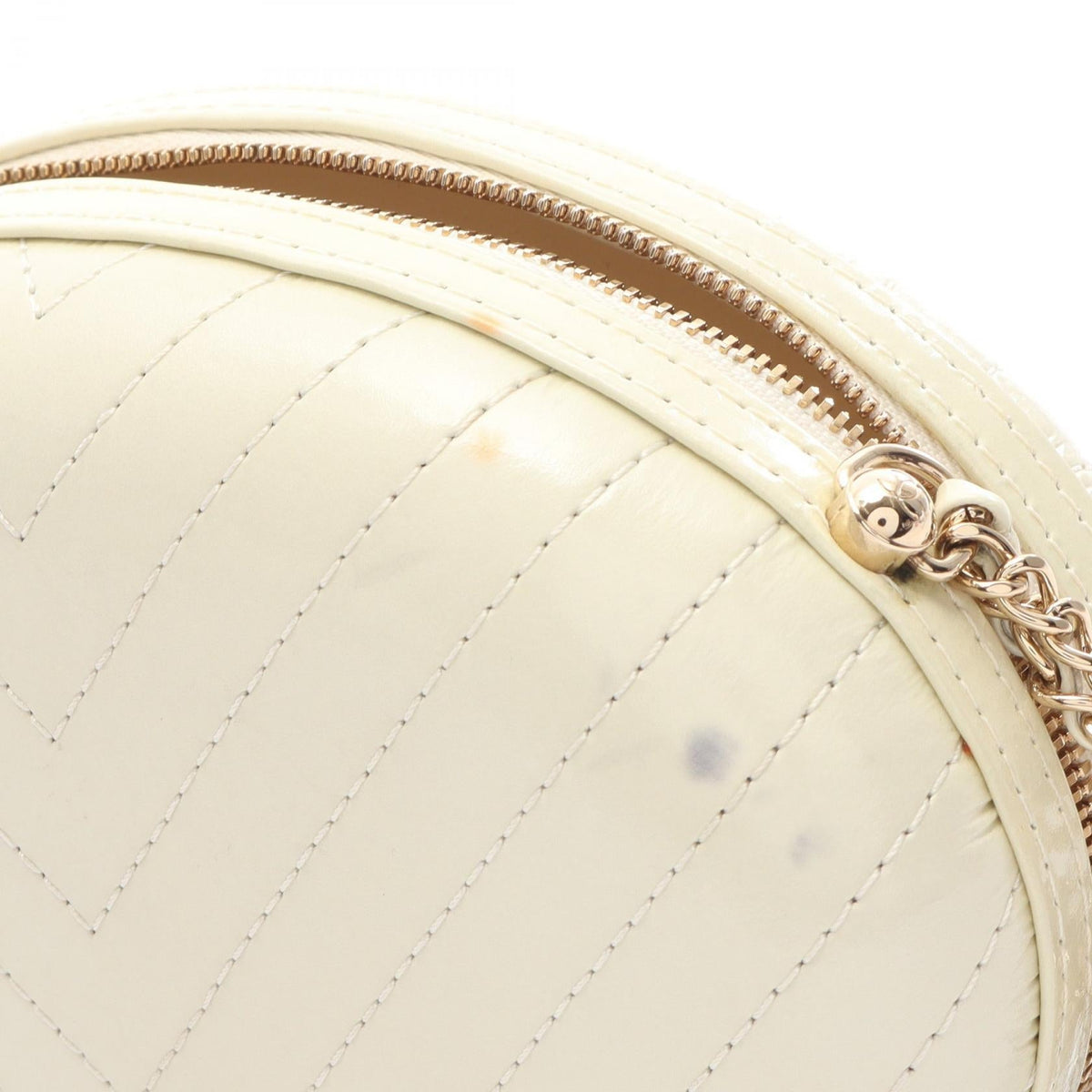 Chanel La Pausa · Chevron V-Stitch