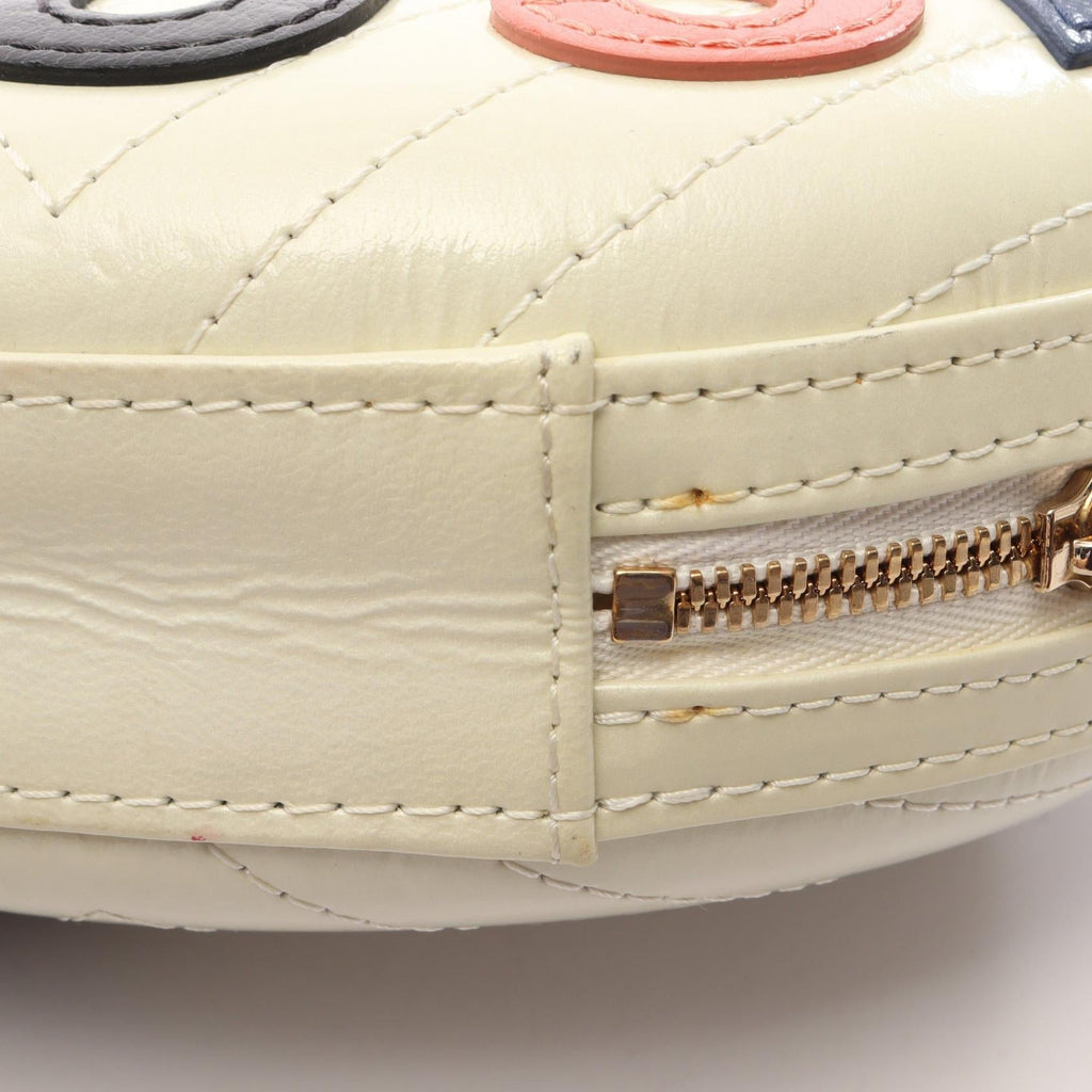 Chanel La Pausa · Chevron V-Stitch