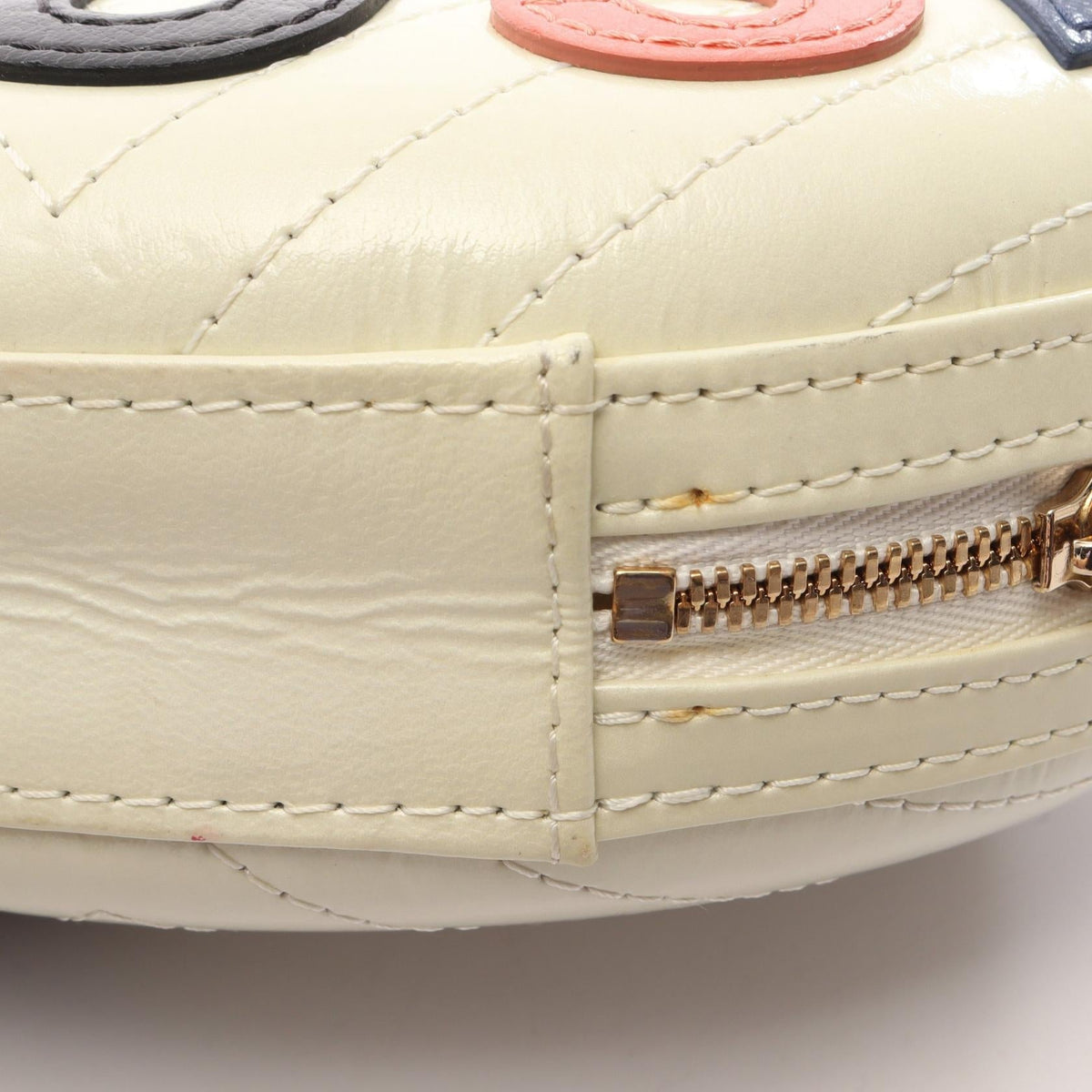 Chanel La Pausa · Chevron V-Stitch