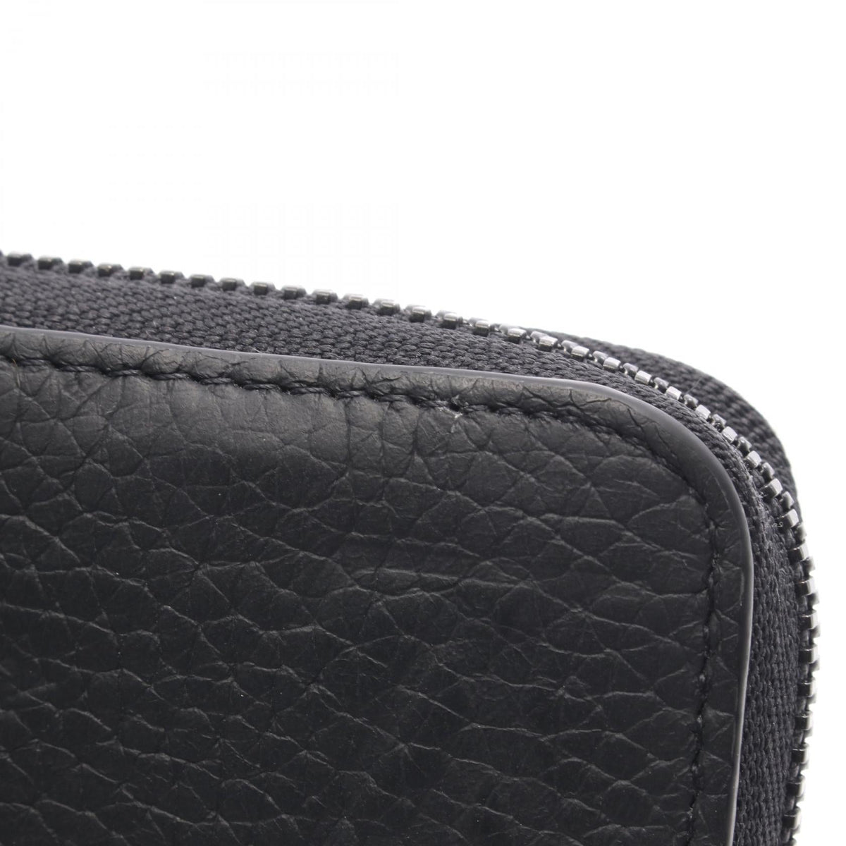 LOUIS VUITTON Zippy · Taurillon Noir