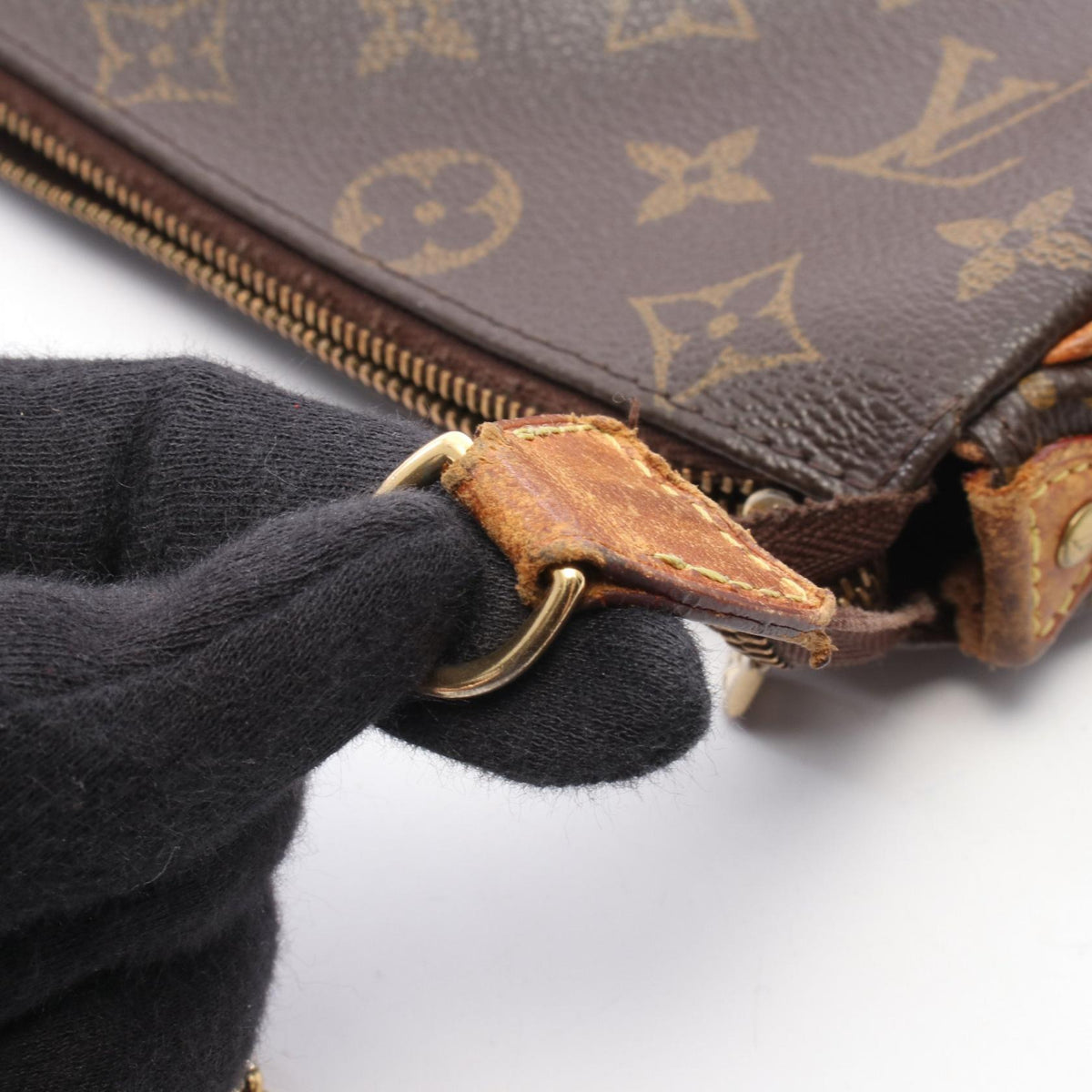 Louis Vuitton Eva · Monogram Canvas
