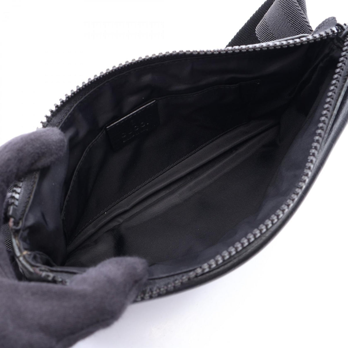 Gucci GG Supreme · Belt Bag