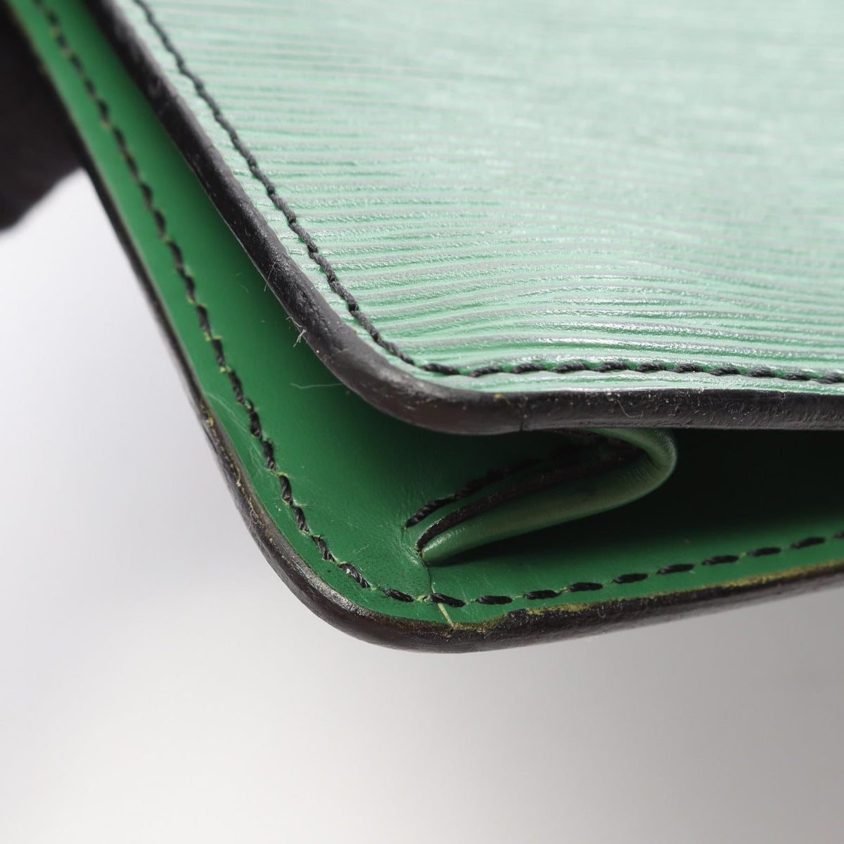 Louis Vuitton Port Document · Epi Borneo