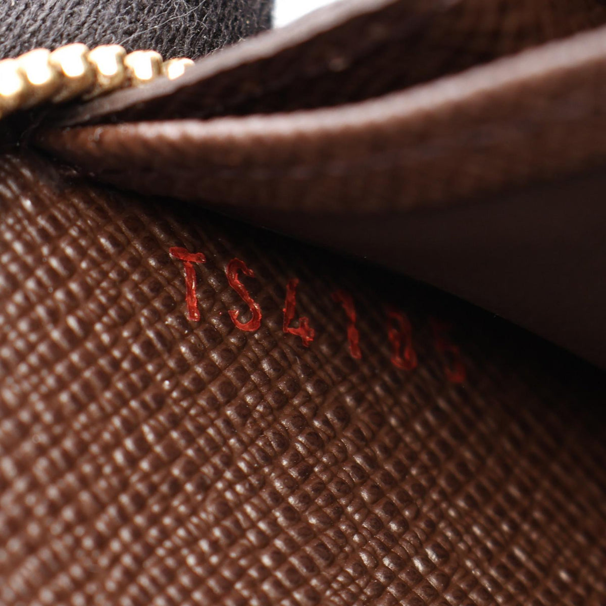 Louis Vuitton · Damier Ebene · Coin Purse