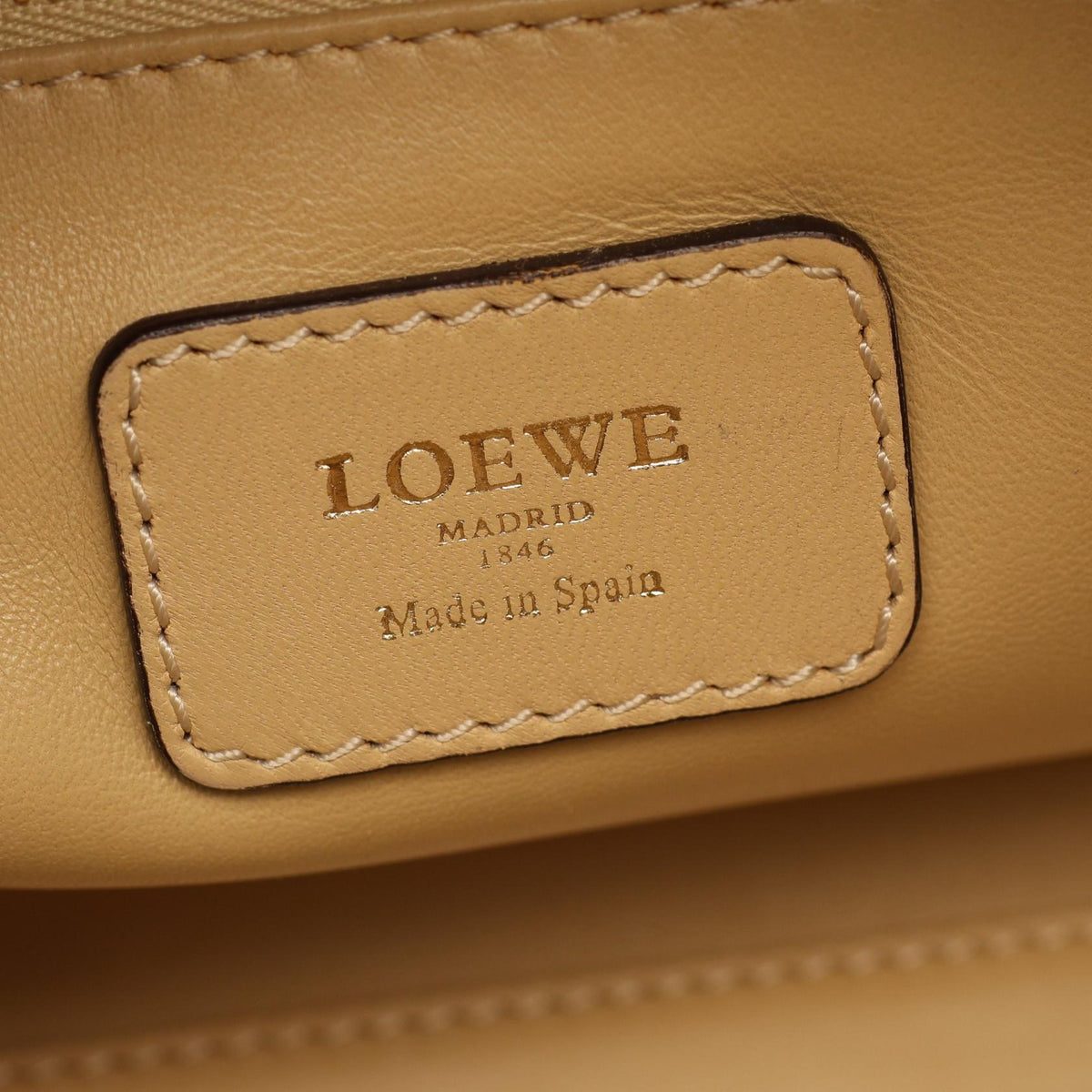 Loewe Amazona 28 · Leather