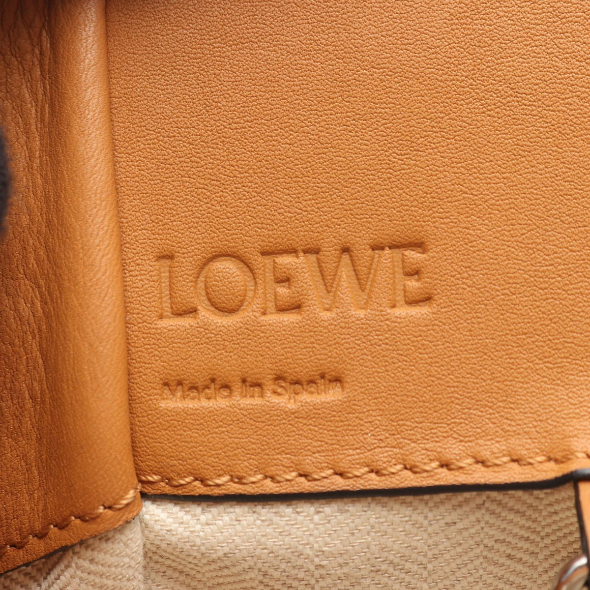 Loewe Hammock Drawstring Small · Leather