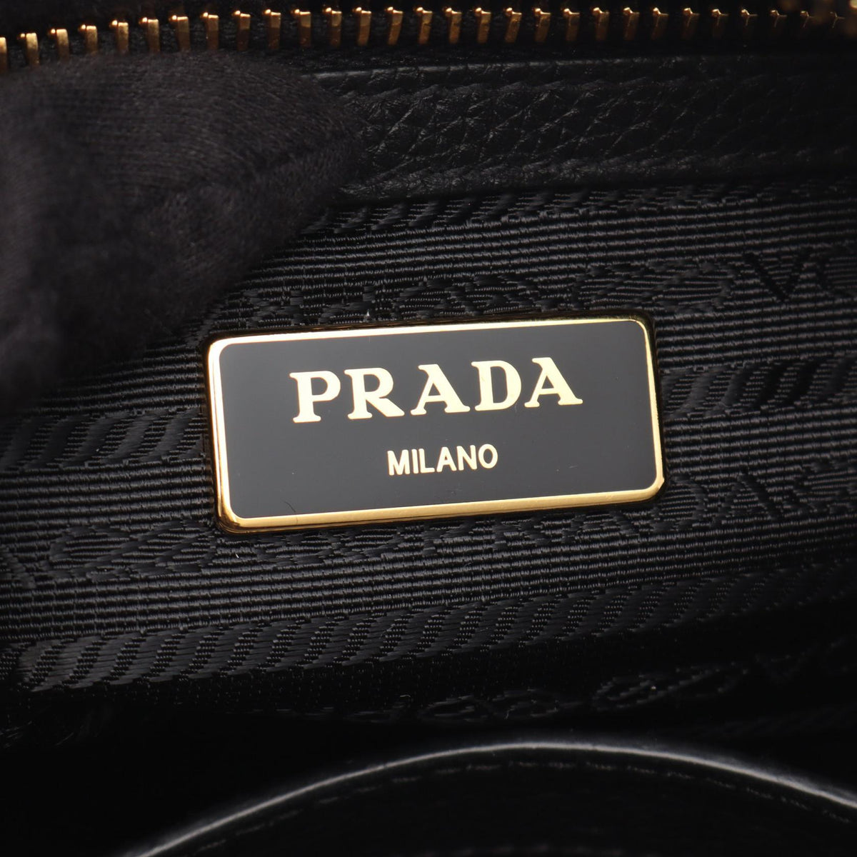 Prada Vitello Phenix · Crossbody Bag