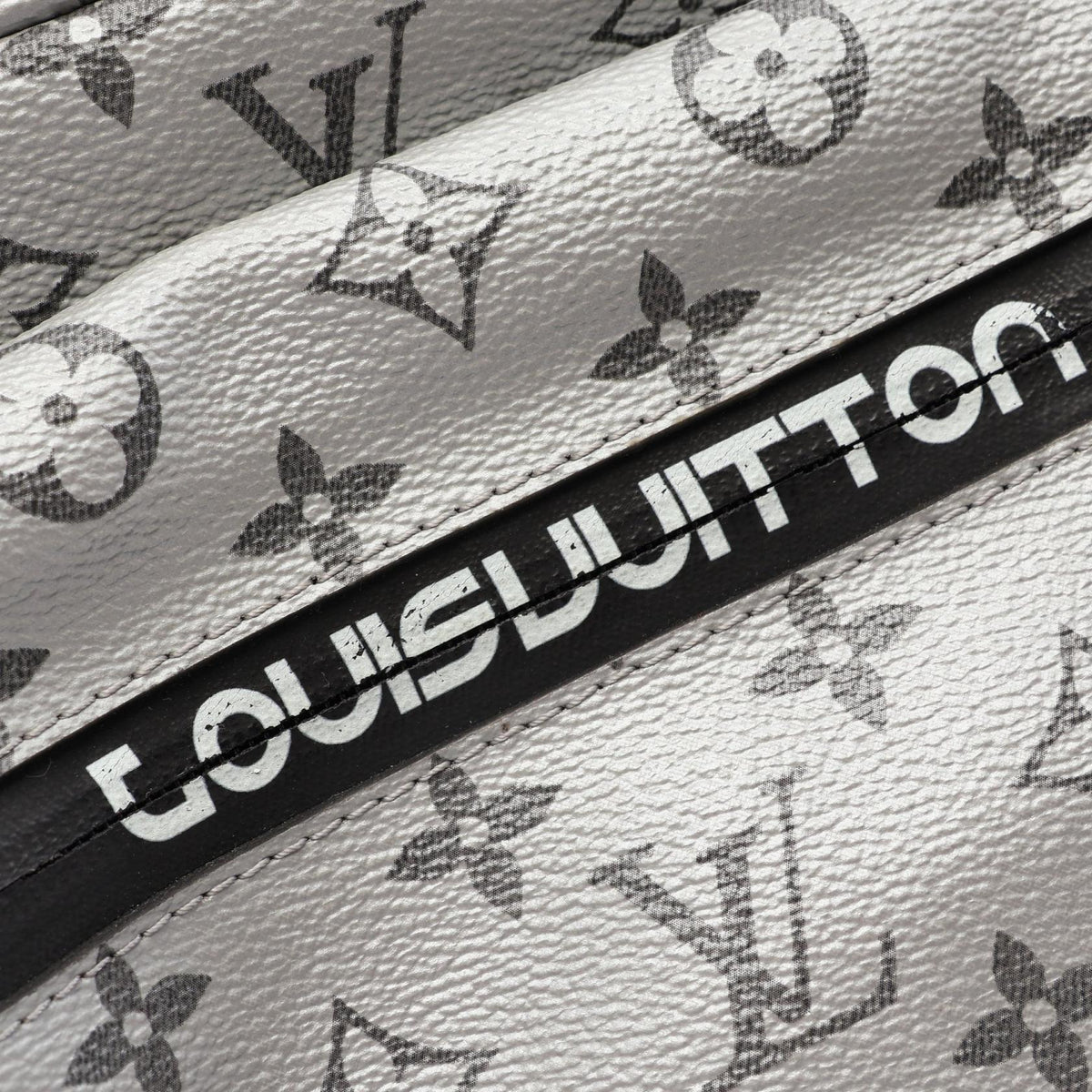 Louis Vuitton Reflect · Monogram Messenger