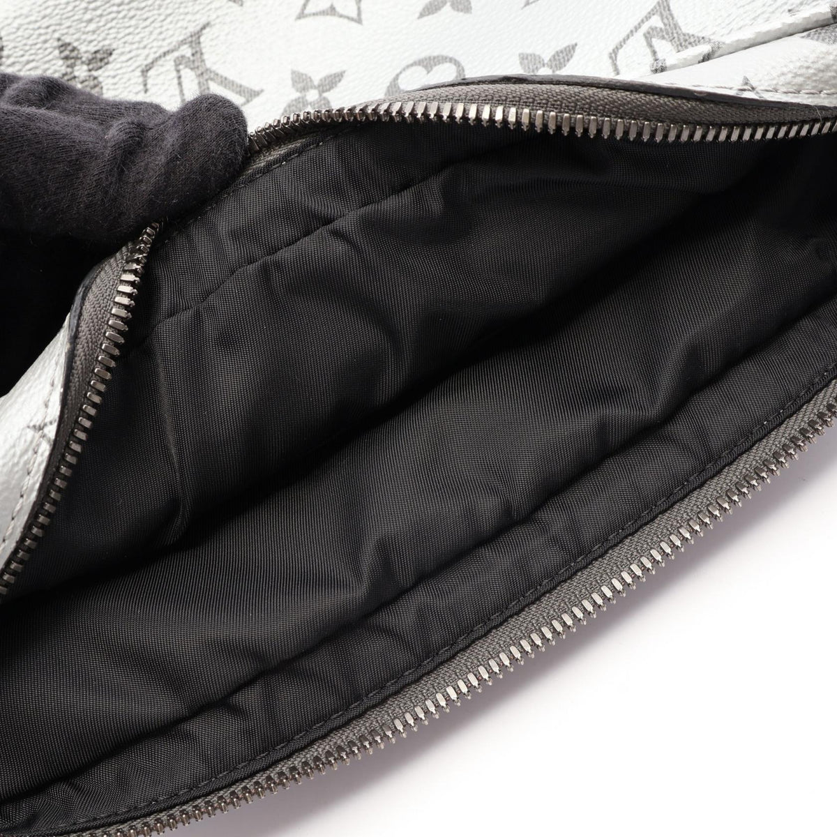 Louis Vuitton Reflect · Monogram Messenger