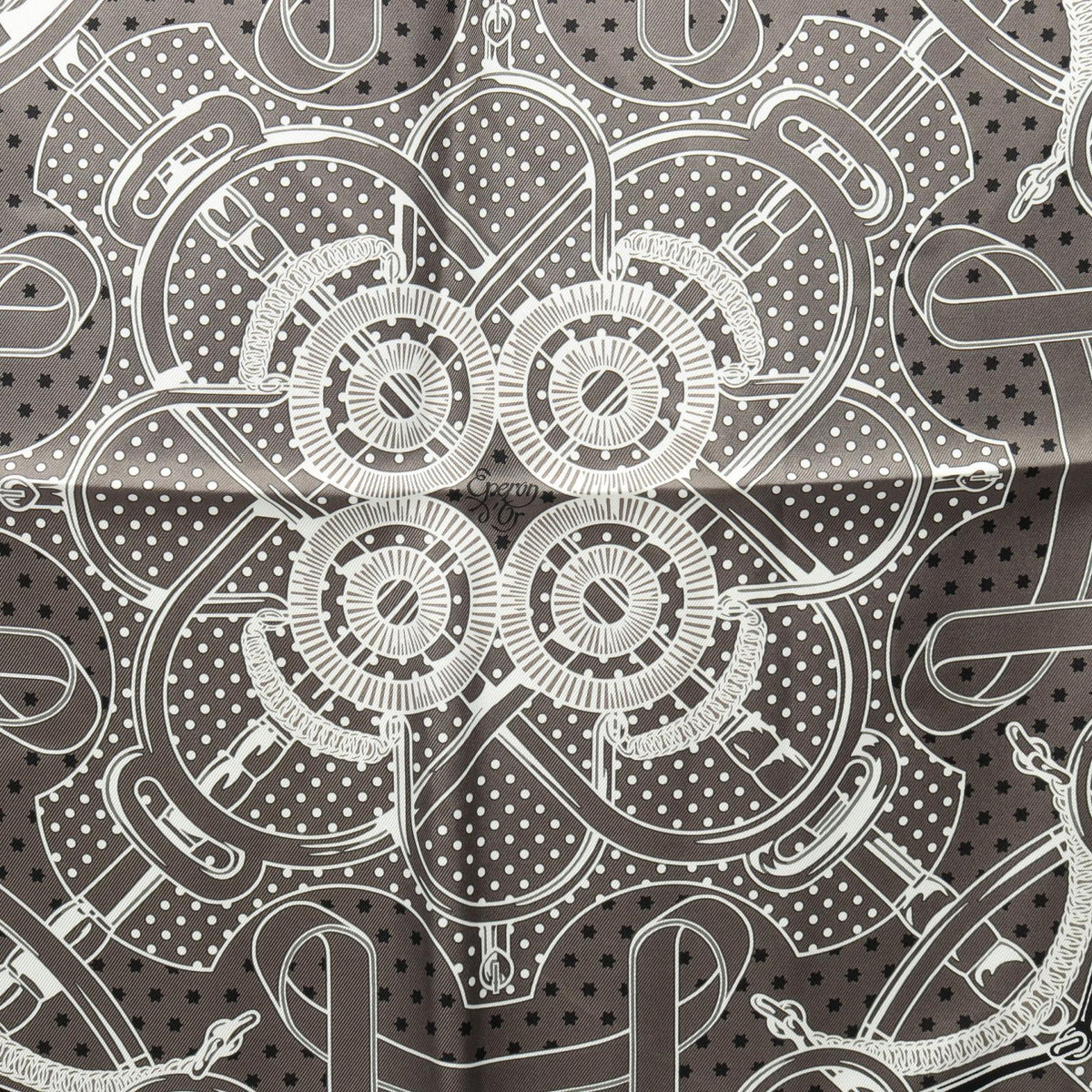 Hermès Eperon d'Or · Silk Carré 70
