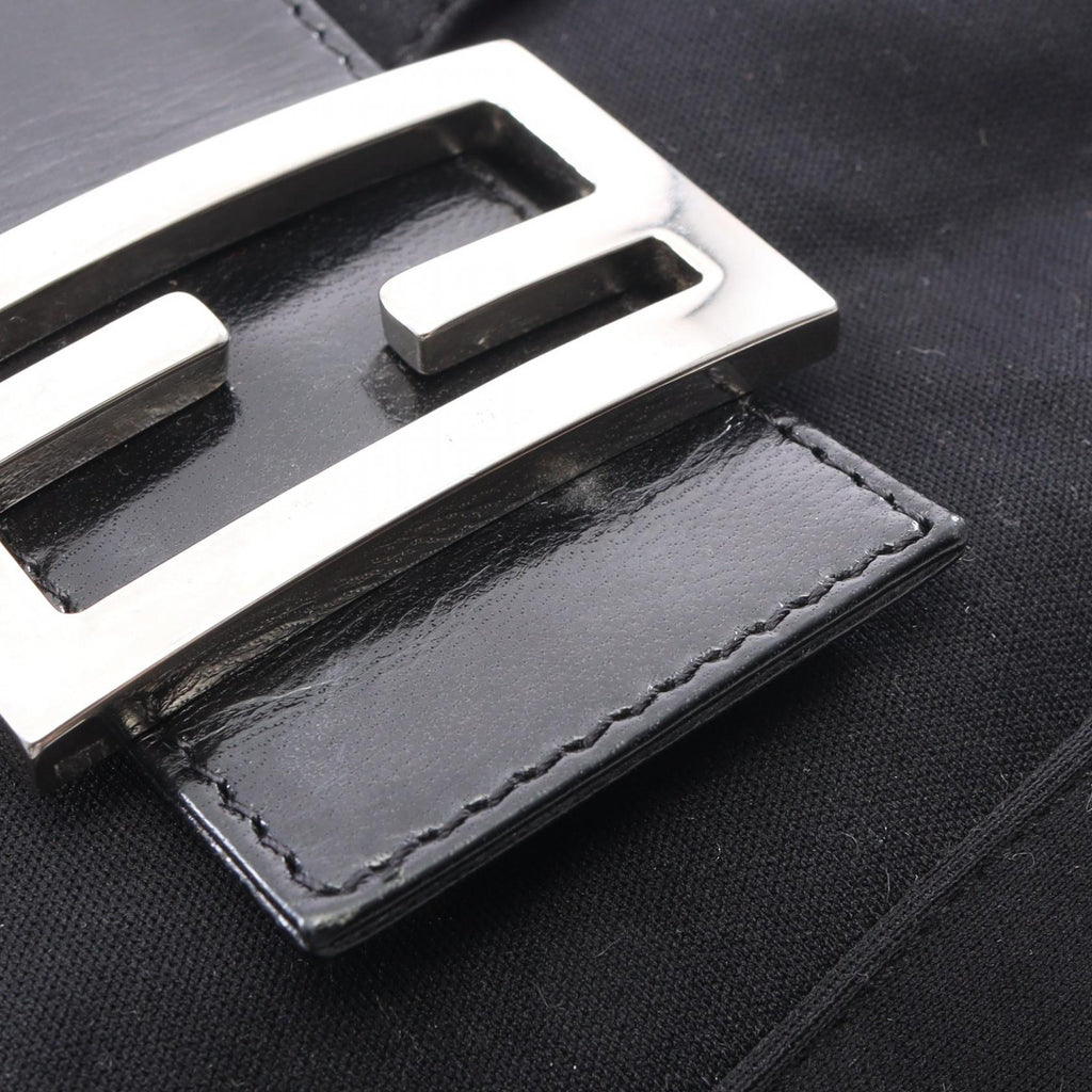 FENDI Mamma Bucket · Leather