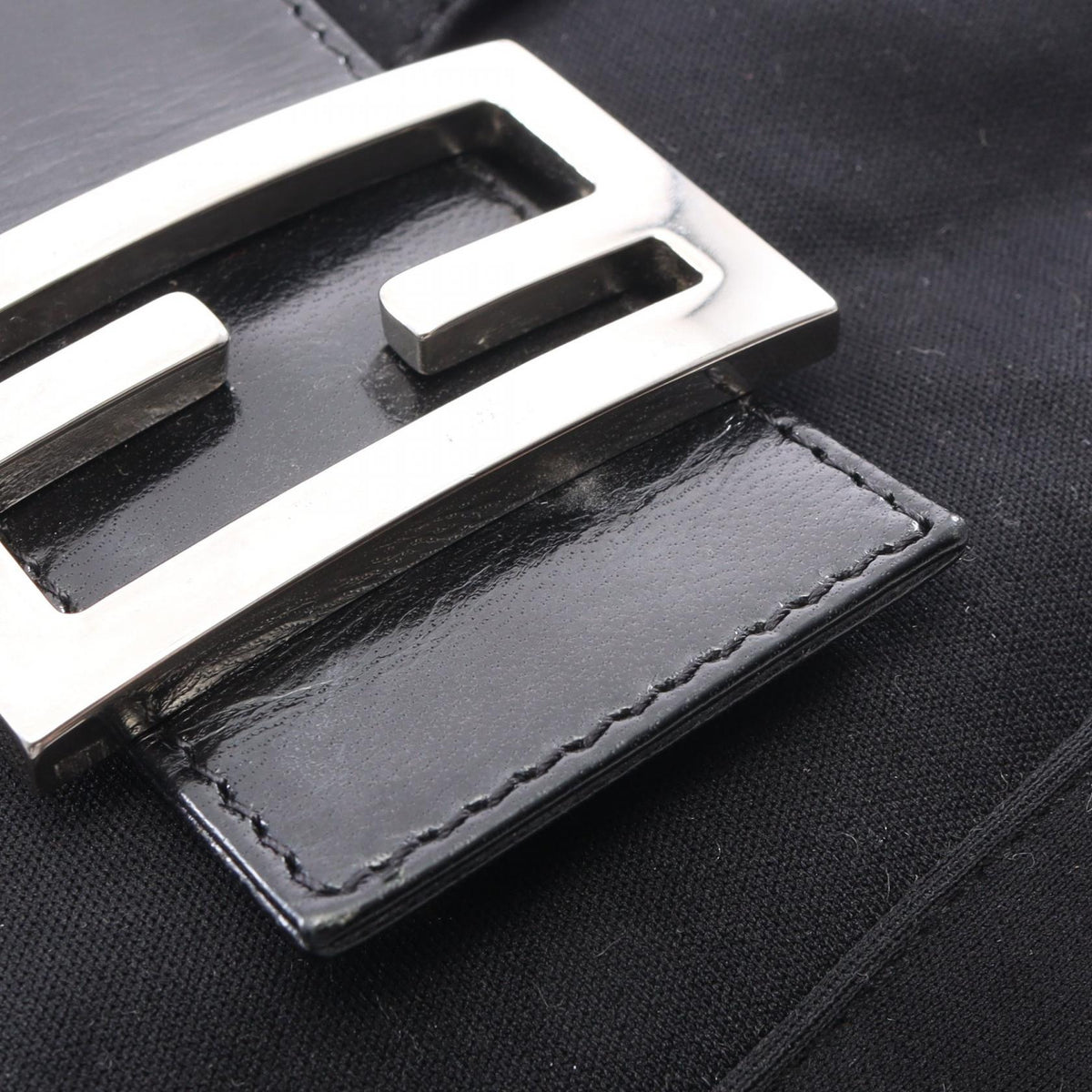 FENDI Mamma Bucket · Leather