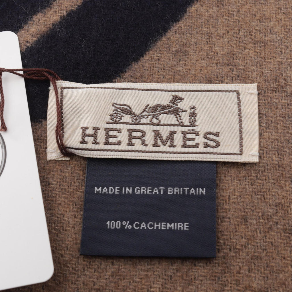 Hermès Mayon TGM Cashmere Scarf