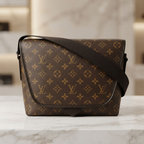 Louis Vuitton Messenger · Monogram Macassar