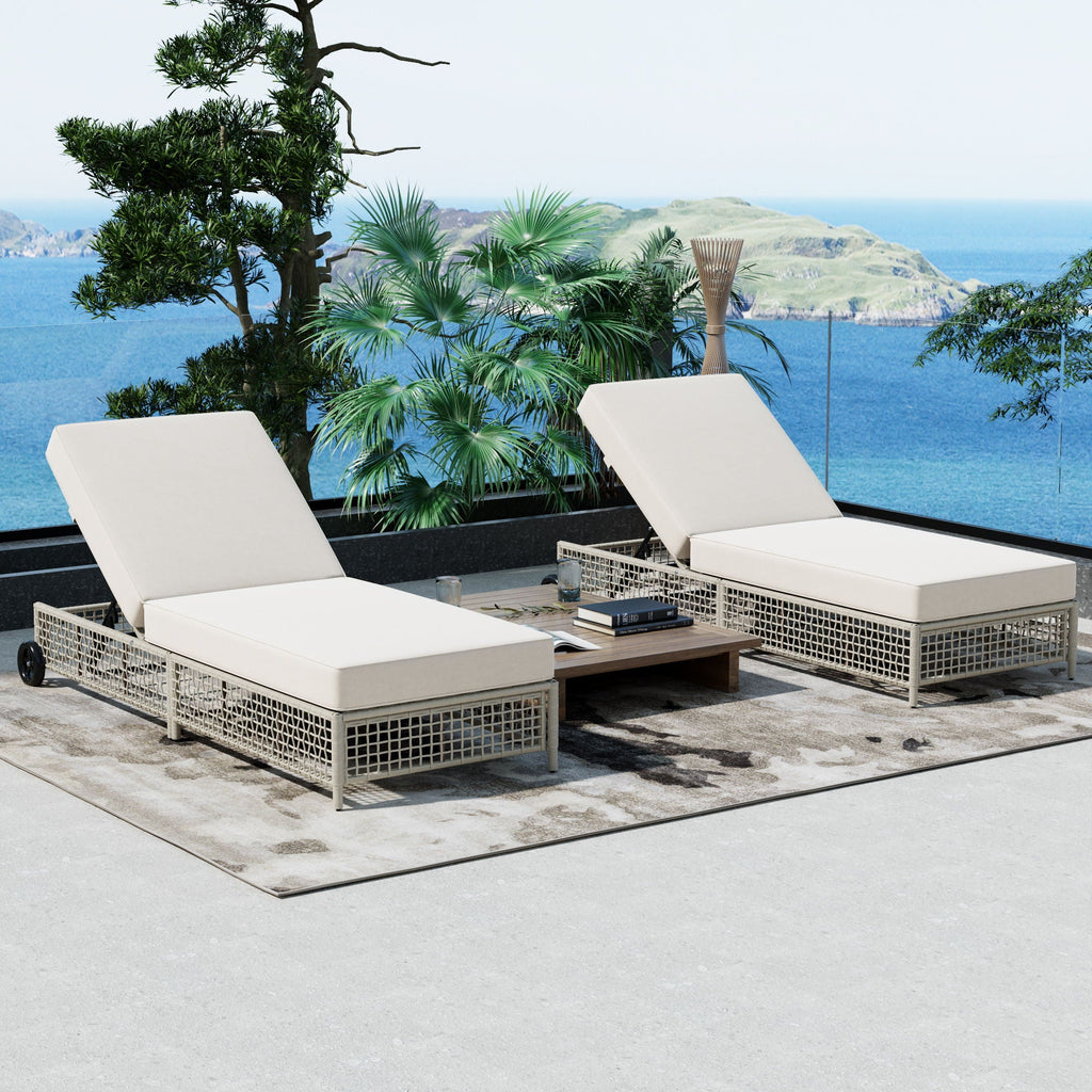 Outdoor Lounge Chair