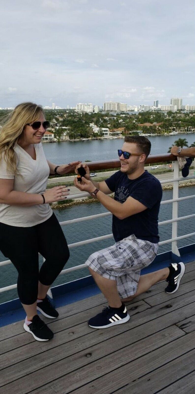 The Ultimate “Three Carrot” Engagement Ring – Hilarious Proposal Prank! 🥕🥕🥕💍