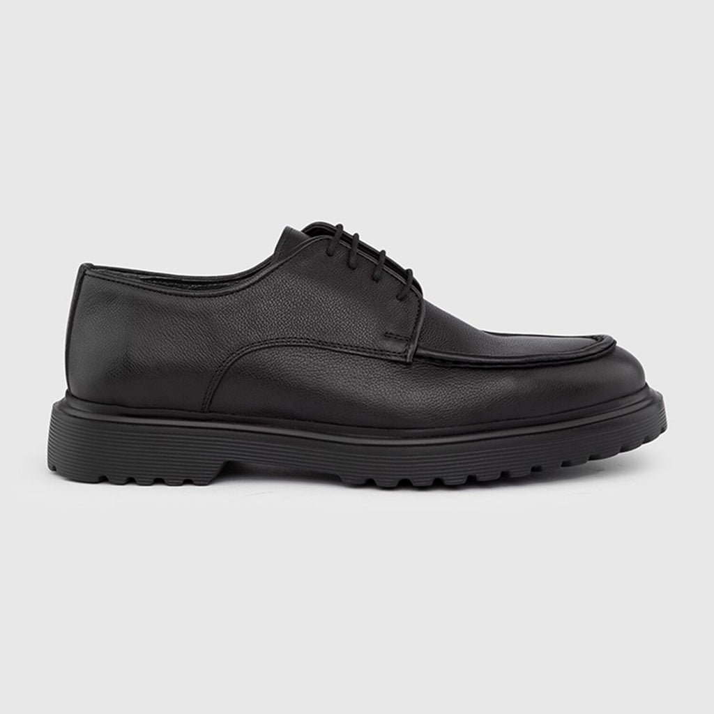 Nowra Antique Leather Men's Daily Shoe // Black