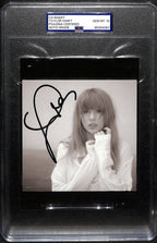 Taylor Swift Signed/Auto CD Insert 4.75x4.75 B/W Photo PSA/DNA GEM MT 10 190873
