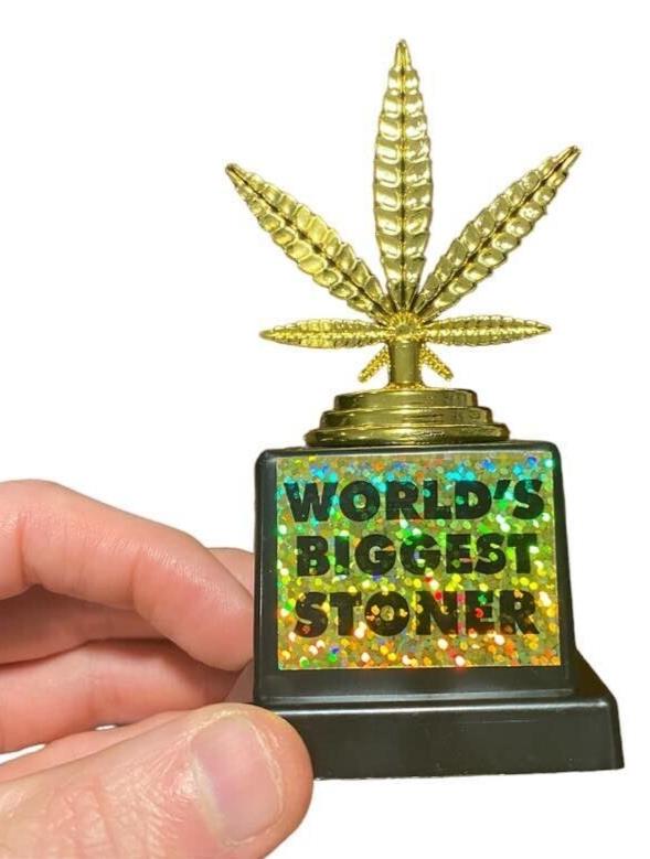 World's Biggest Stoner Trophy – Hilarious Gag Gift for Cannabis Lovers! 🌿🏆