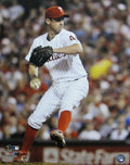 Roy Oswalt Philadelphia Phillies Unsigned 16x20 Photo 162829