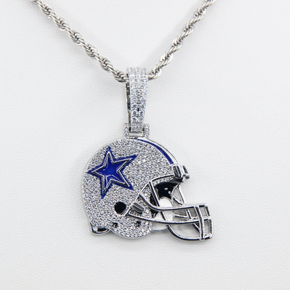 Dallas Cowboys Helmet Pendant Necklace – Sparkling Zircon Gift for Football Fans