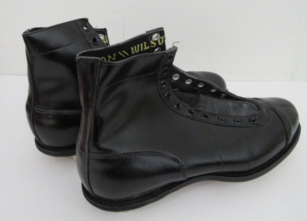Pair of Vintage Wilson Riteweight Black Football Cleats Size 8.5  NIB 182901