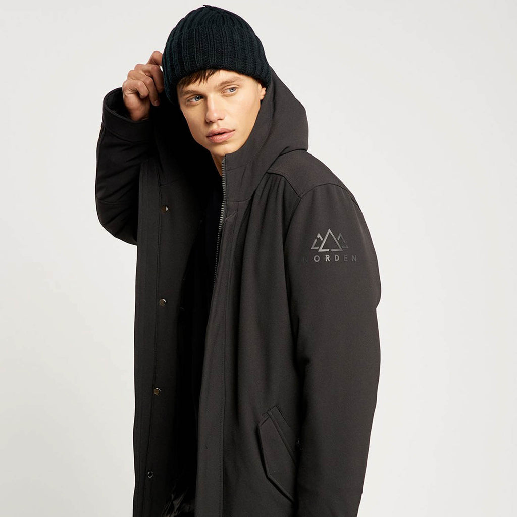 Matias Jacket // Black