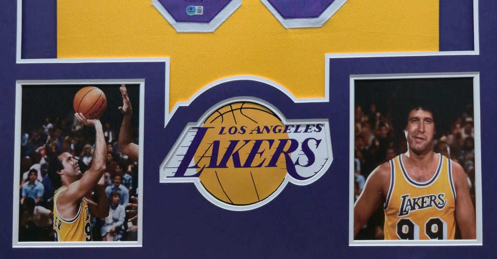 Framed Los Angeles Lakers Fletch Chevy Chase Signed Jersey Beckett Coa