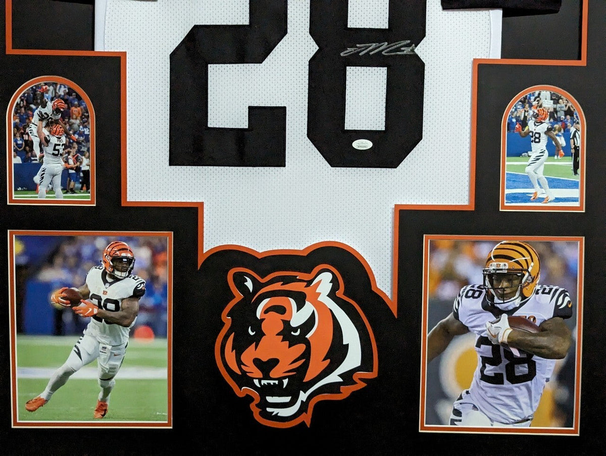 Framed Cincinnati Bengals Joe Mixon Autographed Jersey Jsa Coa