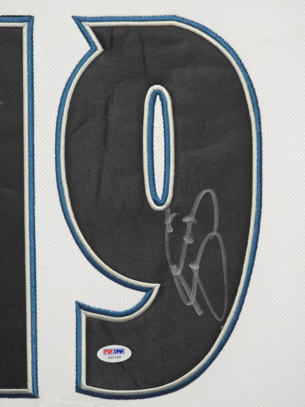 Suede Framed Colorado Avalanche Joe Sakic Autographed Signed Jersey Psa Coa