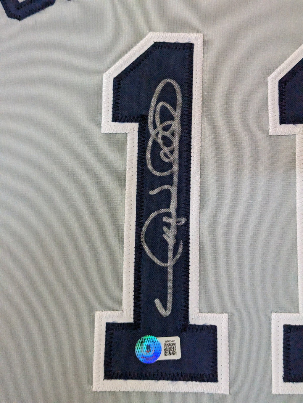Framed N.Y. Yankees Gary Sheffield Autographed Signed Jersey Beckett Holo